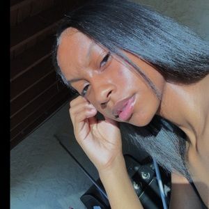 Meet your Posher, Isis